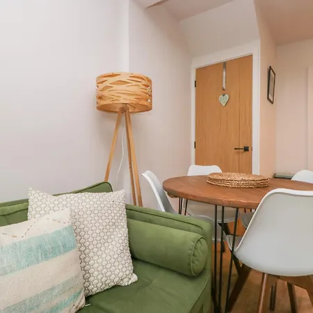 Wansfell Nook Semesterbostad *