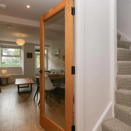 Wansfell Nook Semesterbostad *